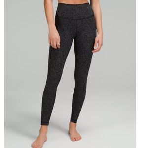 NWOT Wunder Under High-Rise Tight 28”